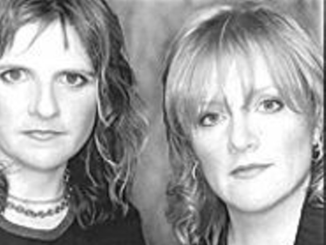 Amy Ray (left) and Emily Saliers