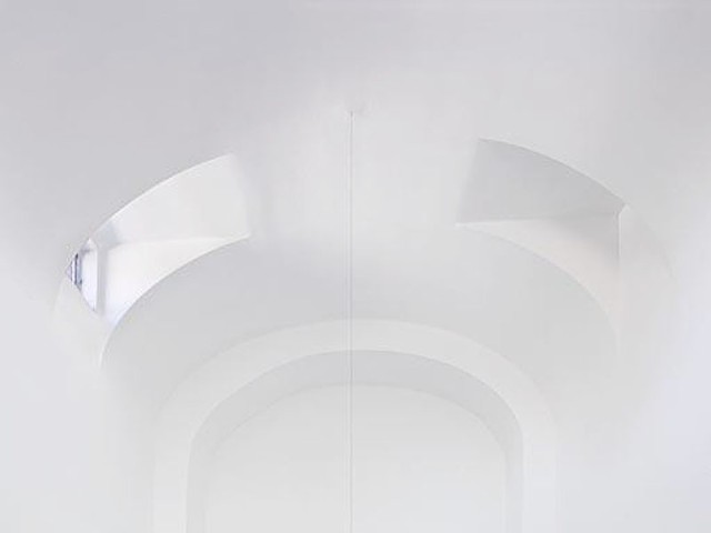 Jill Downen&acirc;&#128;&#153;s (dis)Mantle,
    installation view.
