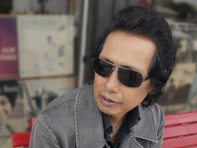 Alejandro Escovedo is going on tour with St. Louis' Jimmy Griffin.