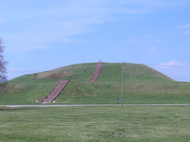Old Mounds Show New Art