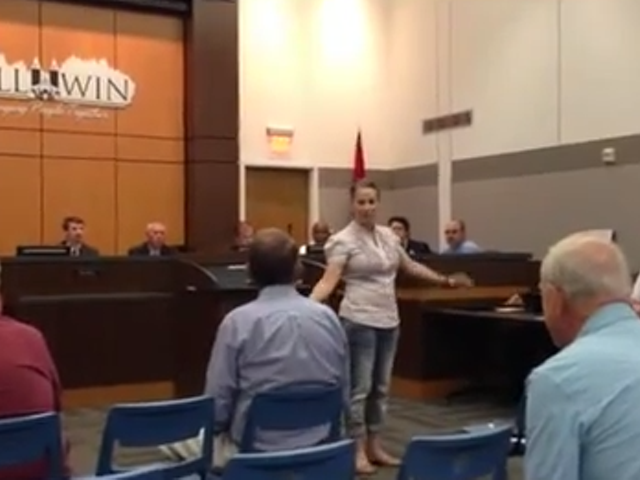 "This is what an atheist looks like," Nikki Moungo tells the Ballwin City Council.