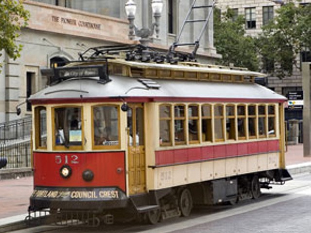 Portland's Vintage Trolley #512 is on its way to St. Louis.
