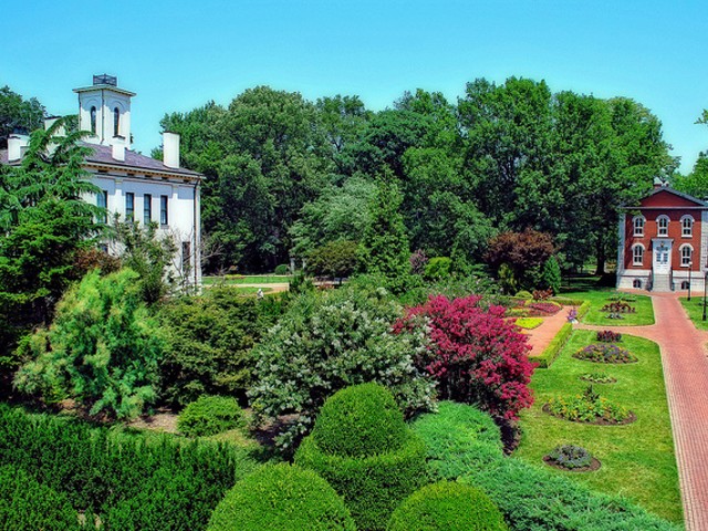 Free admission to the Missouri Botanical Gardens? Yes, please.