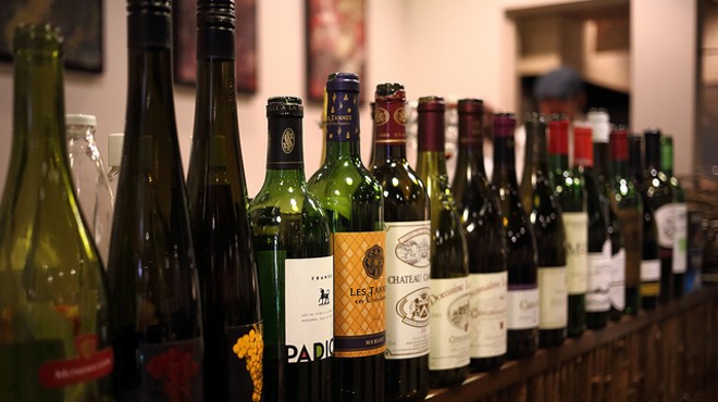 Lawsuit Challenges Missouri's Restrictive Wine Sale and Shipping Laws