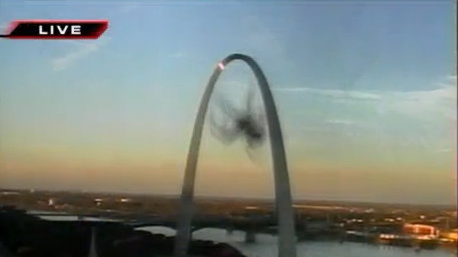 Giant Spider Takes Over the Arch!
