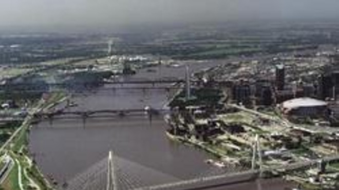 Mississippi River Bridge stirs controversy.