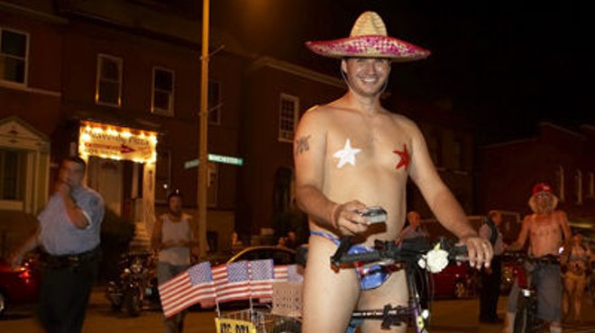 Video: St. Louis' First Naked Bike Ride