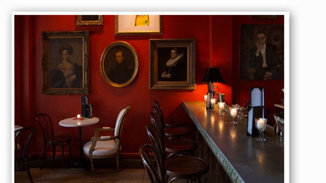 &nbsp;&nbsp;&nbsp;&nbsp;&nbsp;&nbsp;&nbsp;The cozy bar at Bar Les Freres. | Jennifer Silverberg