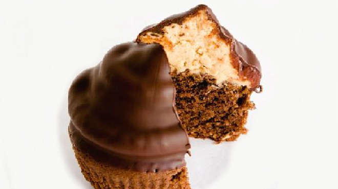Cupcake Project's "Chocolate Peanut Butter Hi-Hat" cupcake.