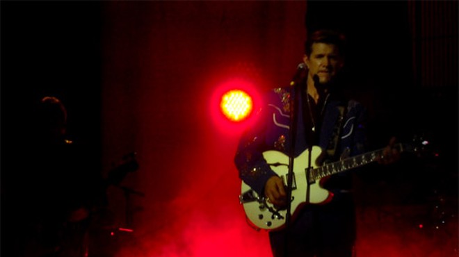 Chris Isaak Does his Bad Bad Thing at the Pageant