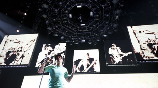Red Hot Chili Peppers at Scottrade Center, 5/25/12: Review, Photos and Setlist