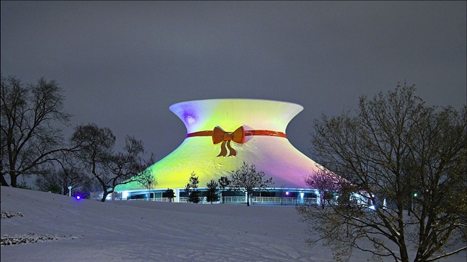 St. Louis Mystery Solved: How They Put That Bow on the Science Center