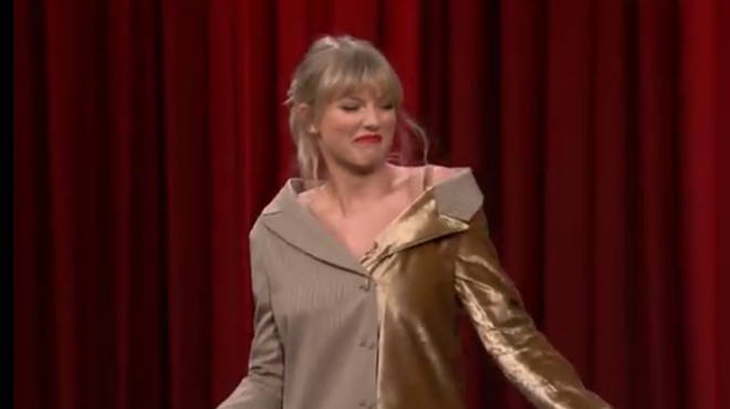 Taylor Swift Dances to Classic Nelly Song, Embarrasses All of St. Louis