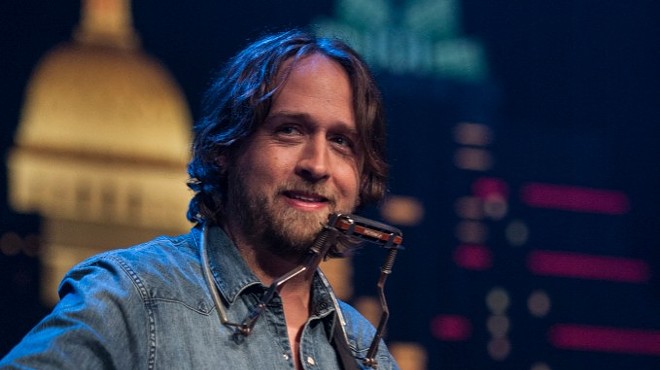 Singer-Songwriter Hayes Carll to Perform at Off Broadway Tonight