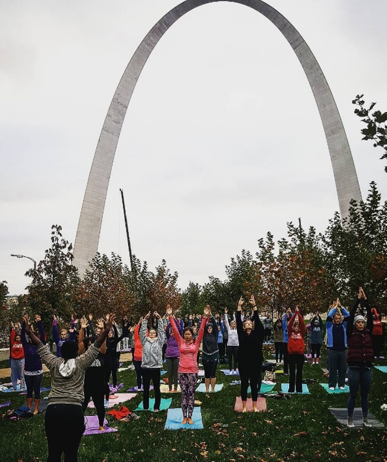 Yoga Buzz
Yoga Buzz aims to get you out of the studio with yoga events held in fun locations all around St. Louis. From hotels to Thaxton Speakeasy to the Arch, Yoga Buzz has a way of keeping things interesting. Keep an eye on new events all year long. Photo courtesy of Instagram / thebizhippie.
