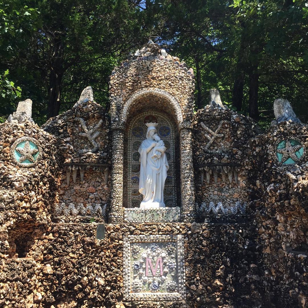 Black Madonna Shrine and Grottoes
100 St Joseph Hill Rd., Pacific, MO
Built by Brother Bronislaus, a Franciscan friar and native of Poland, this special spot is a replica of the Black Madonna of Cz?stochowa site in his Bronislaus' country of birth
Photo courtesy of midnight_river / Instagram