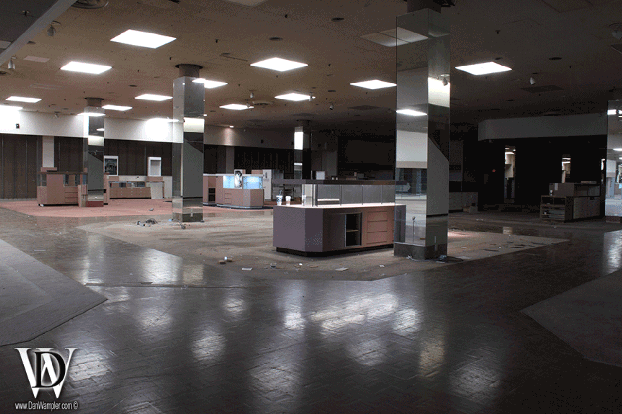 Abandoned Crestwood Plaza Mall Revealed in Newly Remastered Images