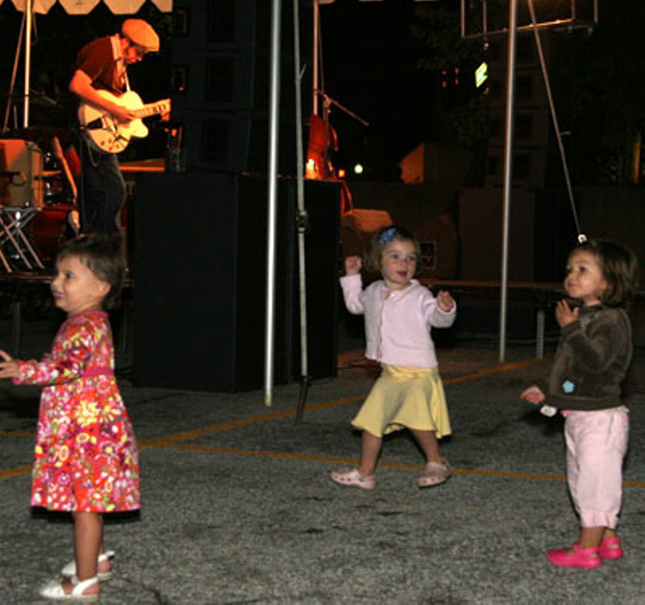 Three little ladies rocking out to Scott Kay and the Continentals.