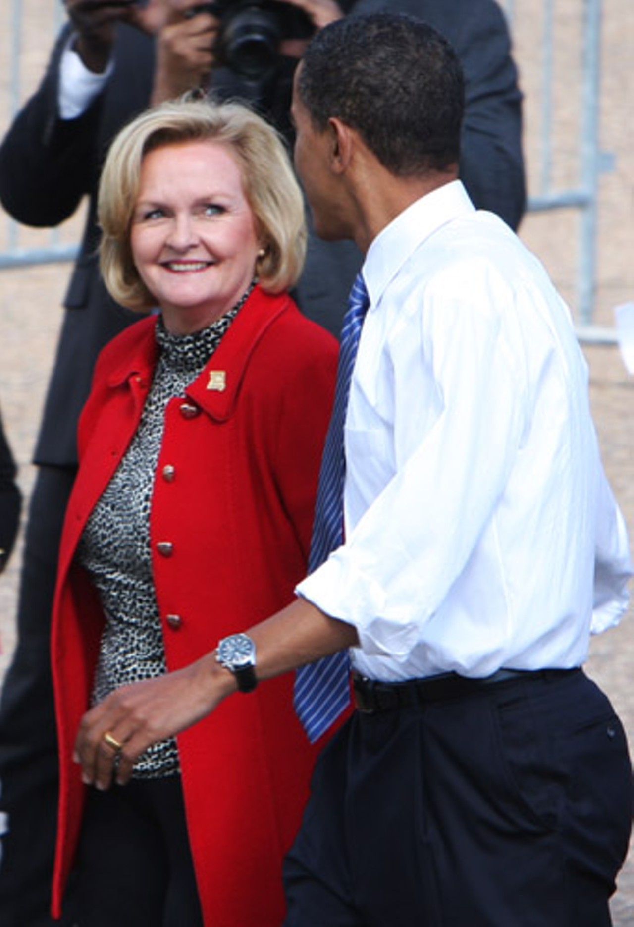 Senator Claire McCaskill walks with Senator Barack Obama prior to the Presidential Nominee addressing the historic crowd under the Gateway Arch.