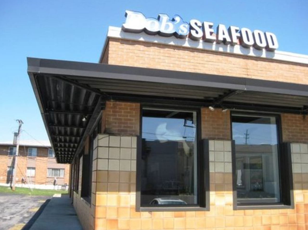 Bob's Seafood - Best Fresh Seafood Counter
Here in 100 percent ocean-free St. Louis, it's hard to know the great sea and its delicious culinary treasures, which is why we are so grateful that we have Bob's Seafood to broaden our horizons.
