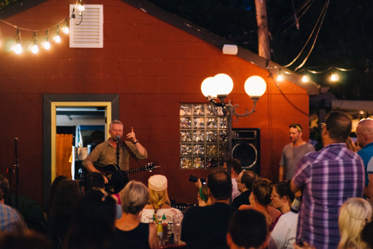 Billy Bragg Supports Ferguson with Impromptu Set at the Royale