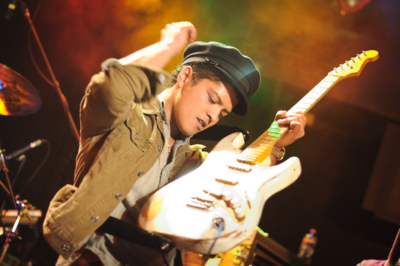 Bruno Mars performing at Pops.