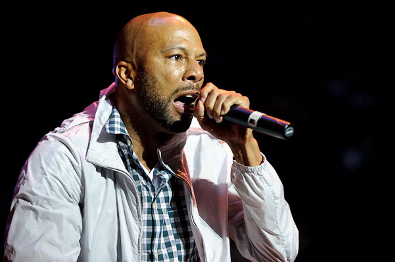 Common performing at Soldiers Memorial Park in St. Louis.