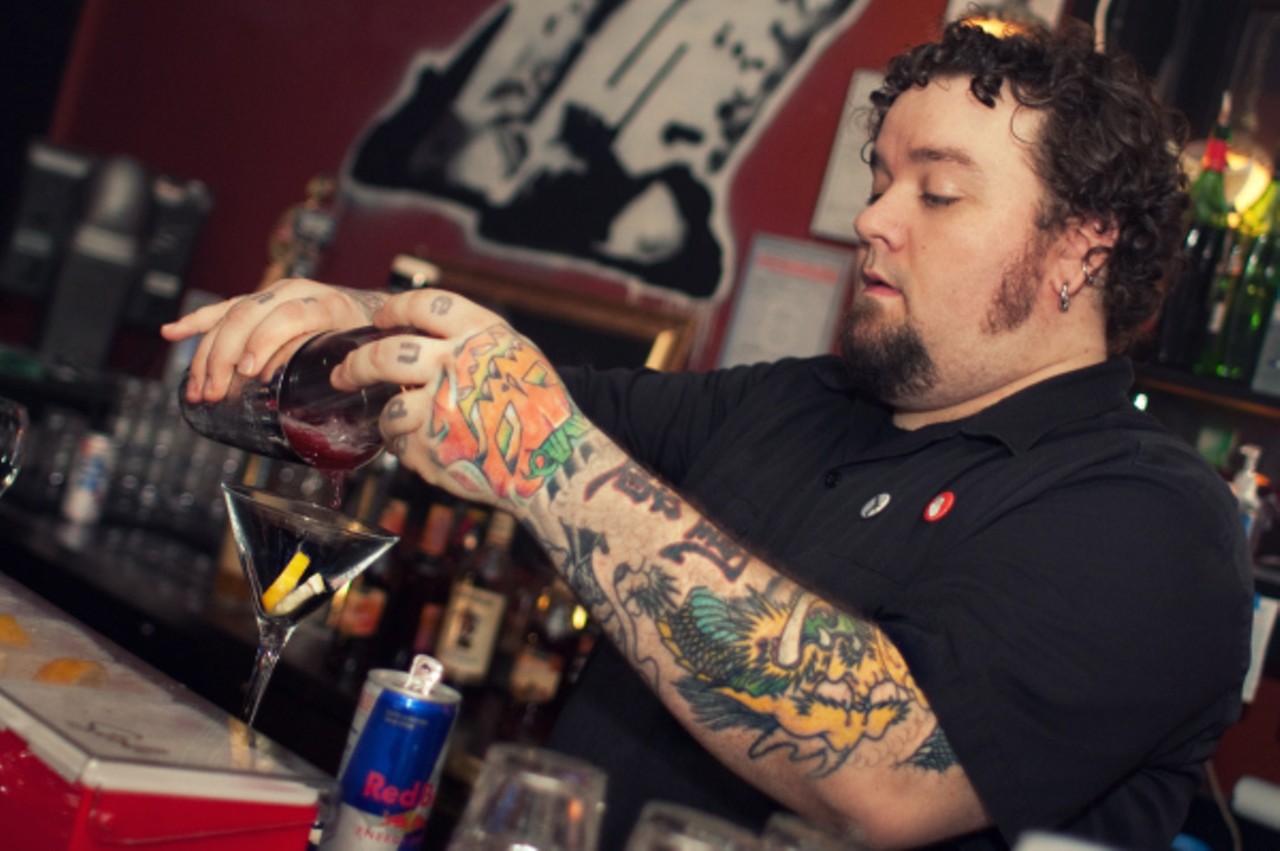 Crack Fox bartender Jamie making a Cosmo.