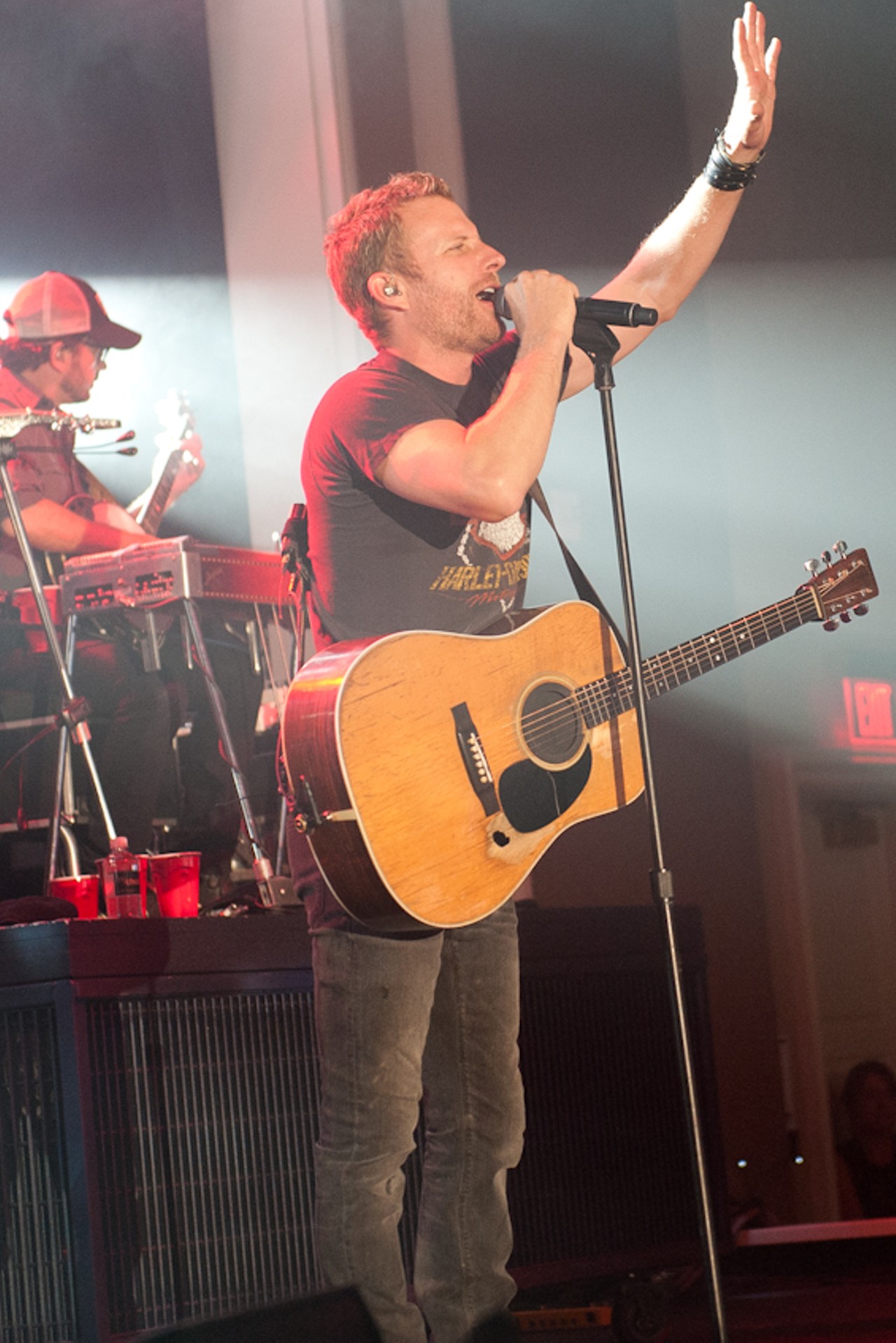 Dierks Bentley Live at River City Casino