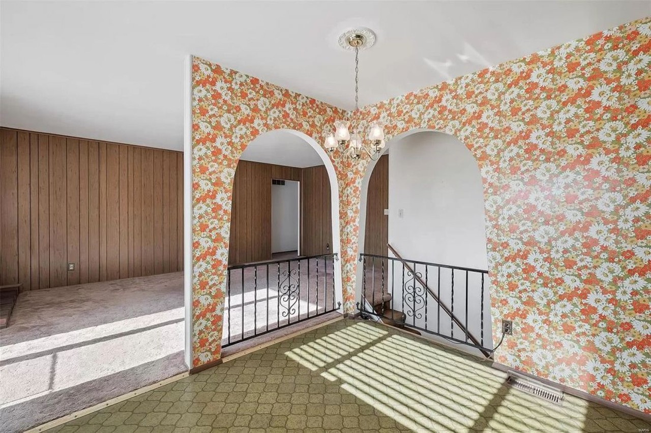 Dig the Shag Carpeting, Retro Wallpaper and Groovy '70s Vibes in This Ballwin Ranch [PHOTOS]