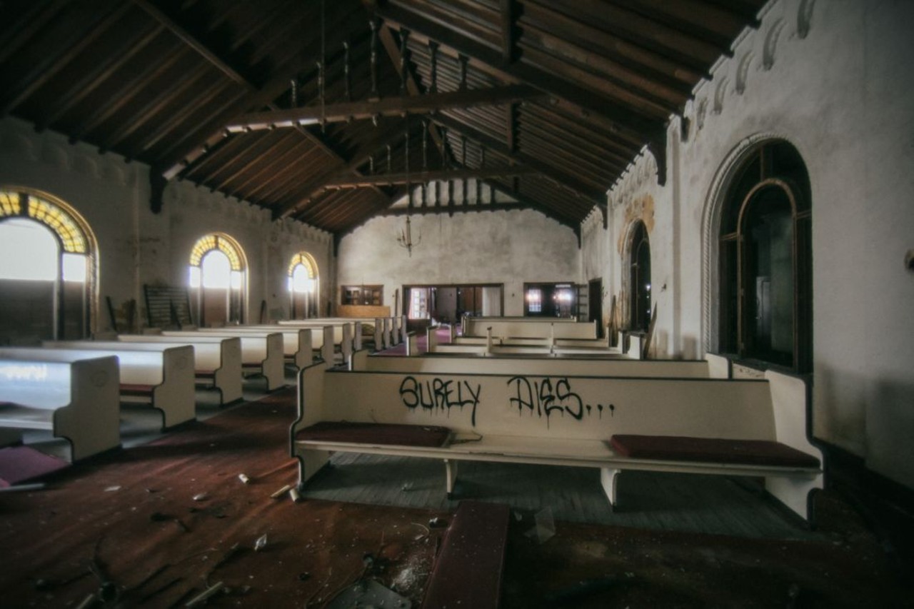 Eerie Photos of the Abandoned Southern Funeral Home on South Grand