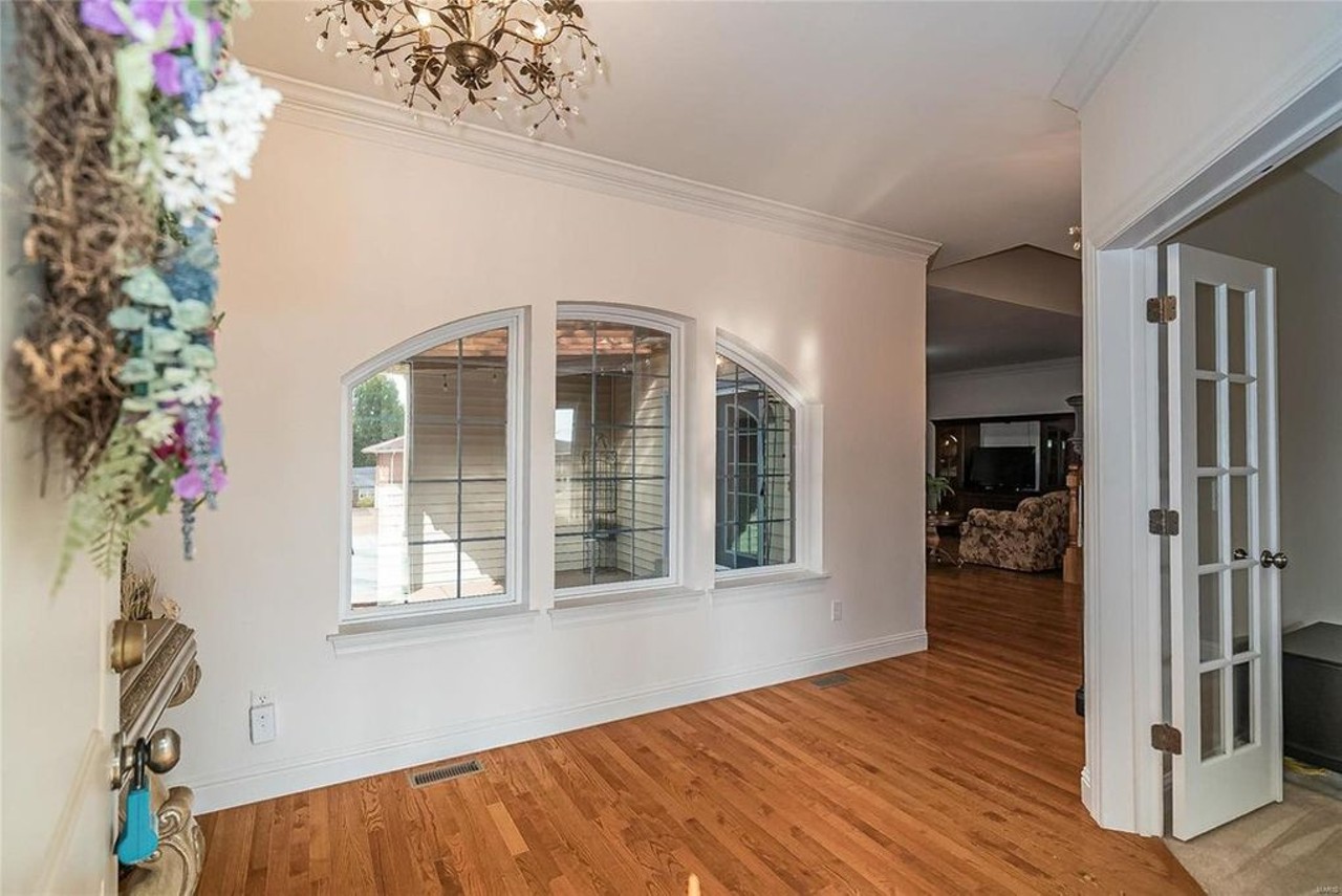 Former St. Louis Mayor Francis Slay Is Selling His Boring-Ass House [PHOTOS]