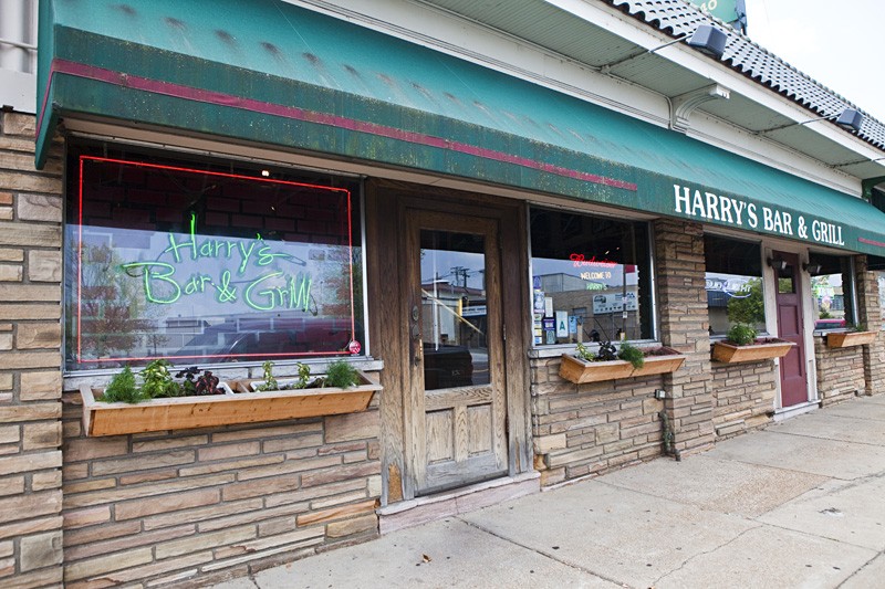 Harry's Grille & Tavern, Elevated American Eats