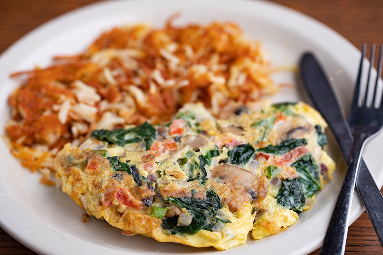 The Willmore omelet with spinach, red onion, tomato, mushroom, green pepper and mozzarella.