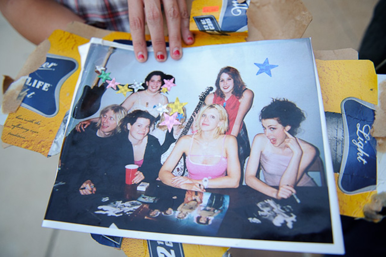 This fan brought a photo from when she met Courtney Love ten years ago.