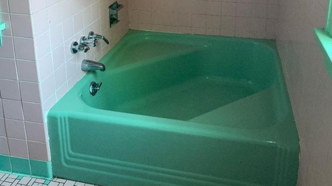 Instagram Is Going Wild For This Retro Pink and Green Kitchen in Illinois [PHOTOS]