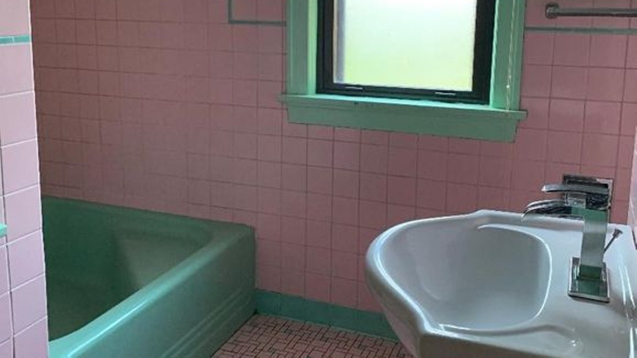 Instagram Is Going Wild For This Retro Pink and Green Kitchen in Illinois [PHOTOS]