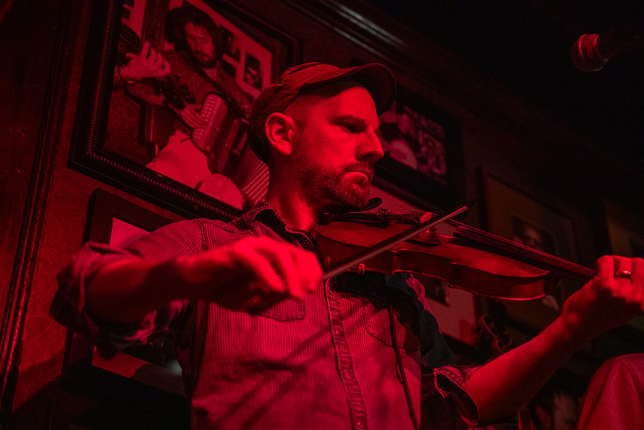 In St. Louis, the band picked up a new member: fiddler Kevin Buckley.