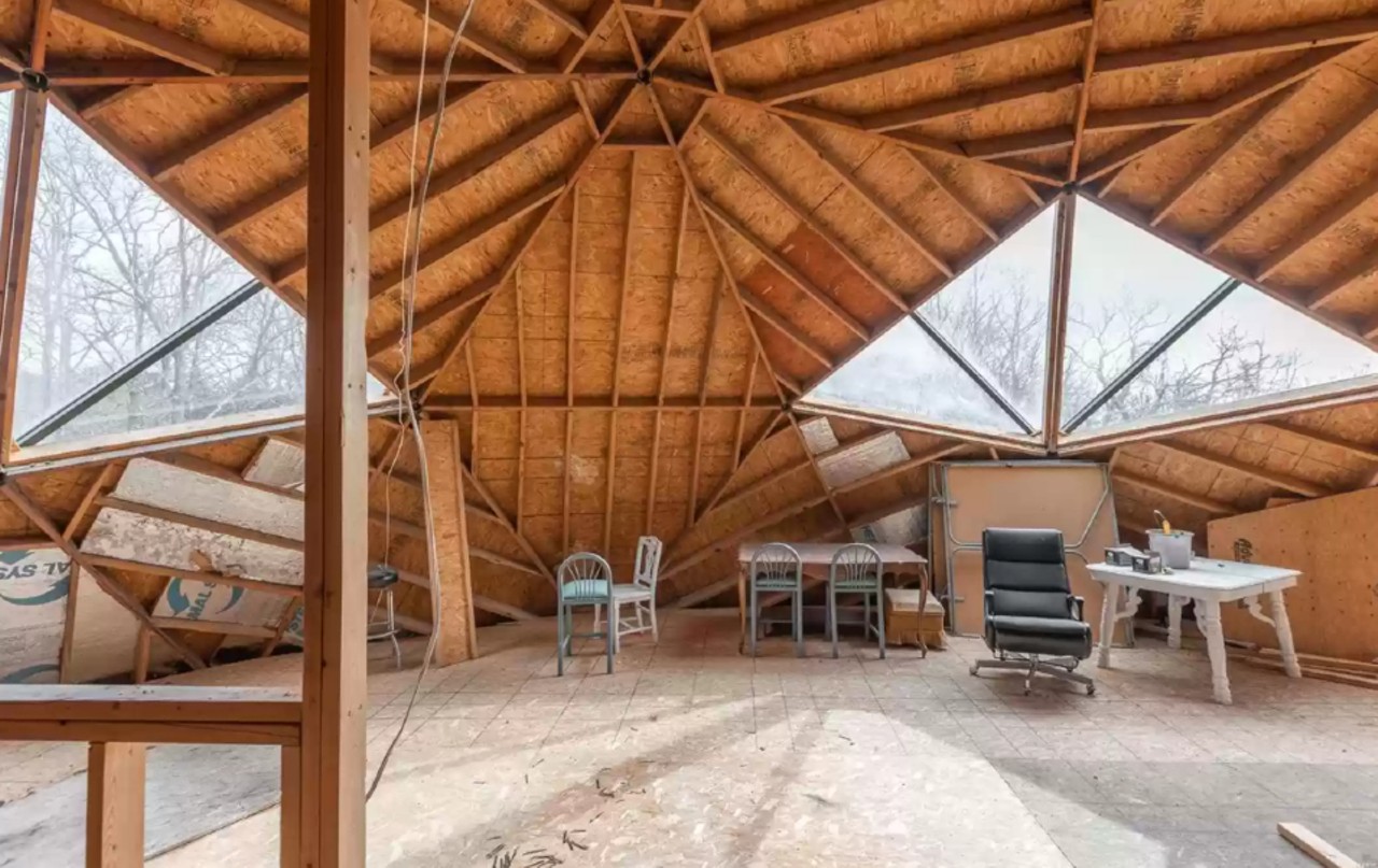 Missouri Dome Home Comes With Airplane Hangar and Runway [PHOTOS]