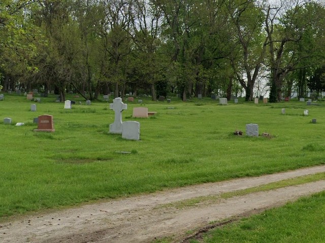 Volunteers have sounded the alarm about current conditions at Washington Park Cemetery.
