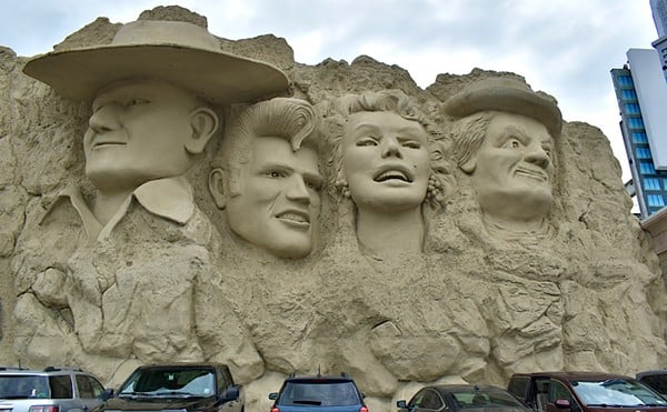 Branson offers a popular Christian entertainment district in the Ozarks. Here is a Mount Rushmore with John Wayne, Elvis Presley, Marilyn Monroe and Charlie Chaplin.