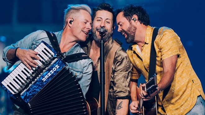 Old Dominion promises "no bad vibes" — and the band more than delivered at Enterprise Center Saturday.