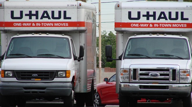 Photo of two U-Hauls, possible headed for the Lou.