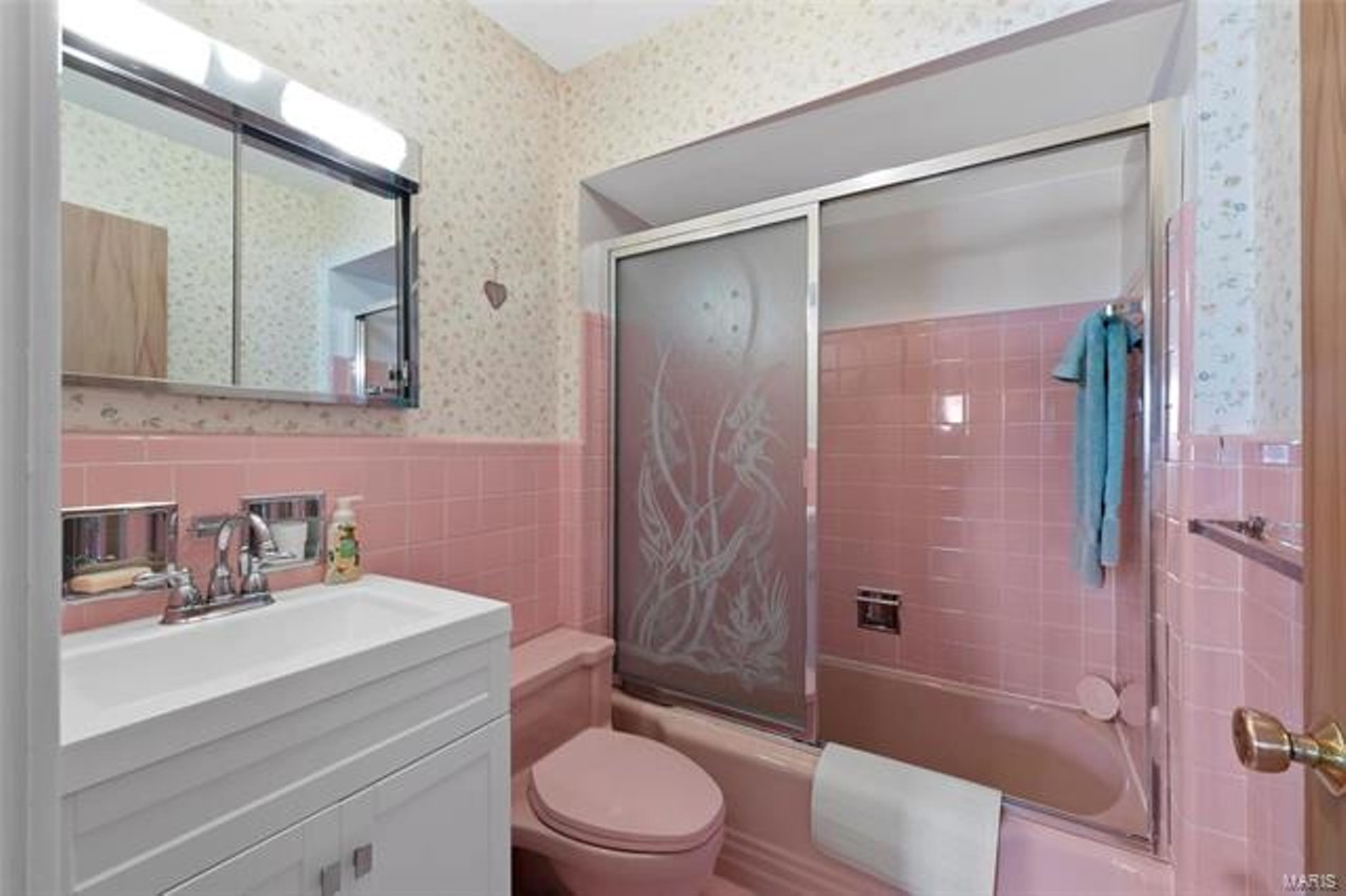 Pink Kitchen, Pink Bathroom: St. Louis House Is a Retro Dream