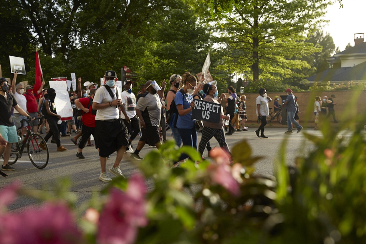 Protesters in St. Louis Demand Mayor Resign, Have Guns Pointed at Them [PHOTOS]