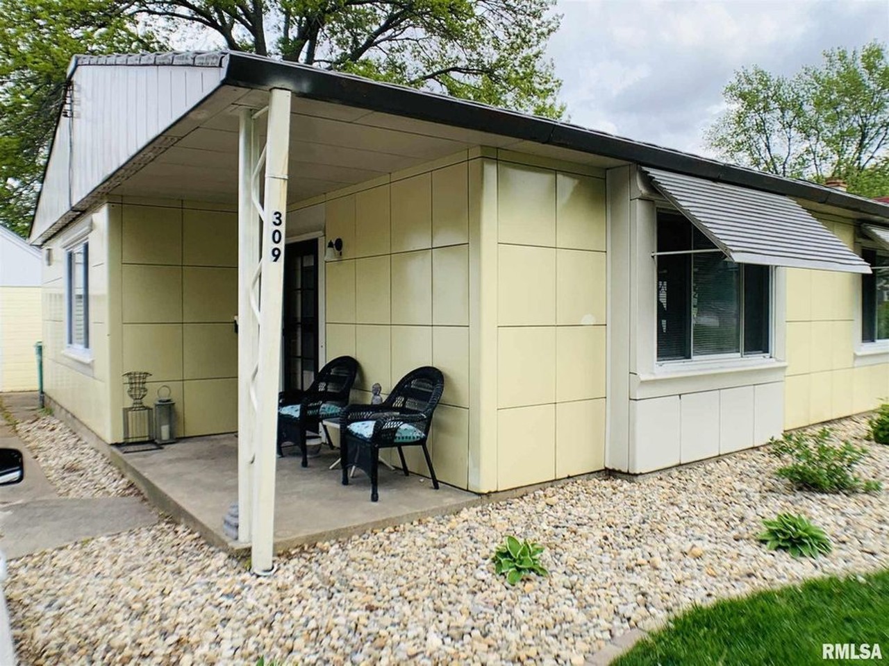 Rare Lustron Steel House For Sale in Illinois [PHOTOS]