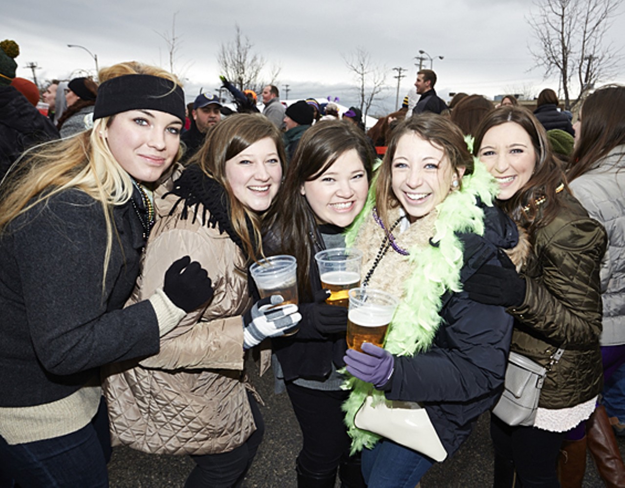 Randle Caldwell, Anna Knaup, Kimmie Barrett, Kelly Litzelfelner, and Ashley Carnoali enjoy the cold beer and even colder weather.