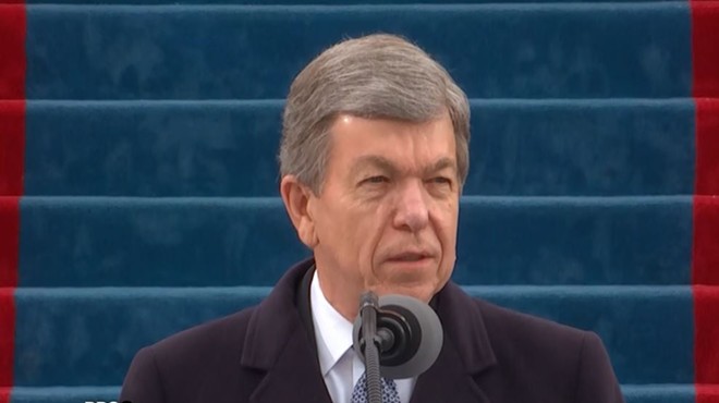 Roy Blunt, seen here not feeling contempt for Donald Trump (apparently) during the 2017 inauguration.