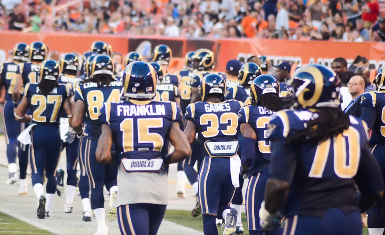 The historical evolution of the Rams uniforms (15 Photos)