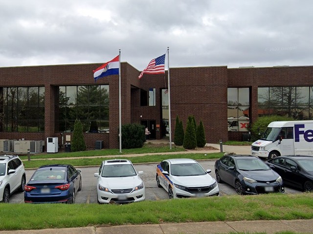 Cedar Plaza Office building from which St. Louis doctors allegedly administered illegal ketamine infusions.